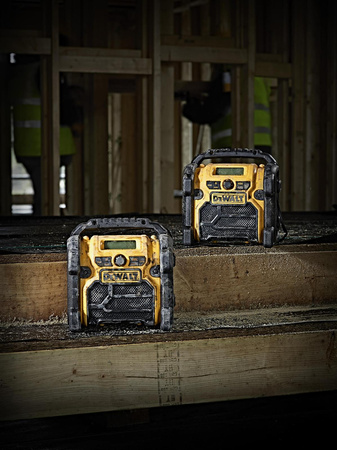 DeWALT DCR019 RADIO FM/AM AUX XR Li-Ion 18V/230V