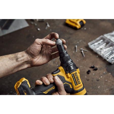 DeWALT DCF403NT NITOWNICA AKUMULATOROWA 2.4-4.8mm 18V XR - BODY