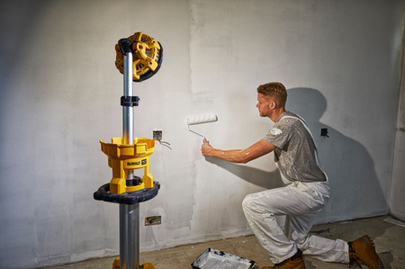 DeWALT DCL079 LAMPA STOJĄCA LED XR 18V 3000lm