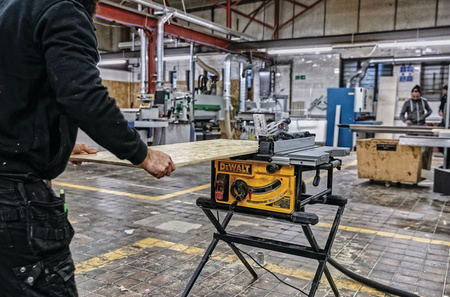 DeWALT DWE7492 PIŁA PILARKA STOŁOWA 250mm 2000W + WÓZEK DWE74911