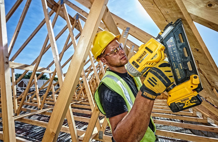 DeWALT DCN692P2 GWOŹDZIARKA XR Li-Ion 18V +2x5,0Ah