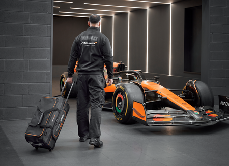 DEWALT DWST83522-9 TORBA NARZĘDZIOWA 28" NA KOŁACH Z UCHWYTEM TELESKOPOWYM EDYCJA MCLAREN