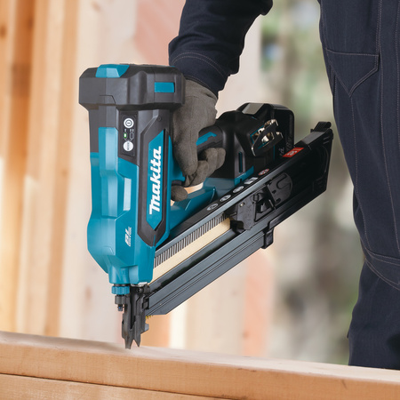 MAKITA DBN900ZK AKUMULATOROWA GWOŹDZIARKA LXT® – 18V 50-90 MM