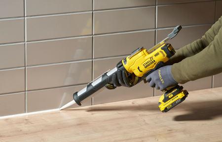 STANLEY FATMAX SFMCE600B PISTOLET DO SILIKONU V20