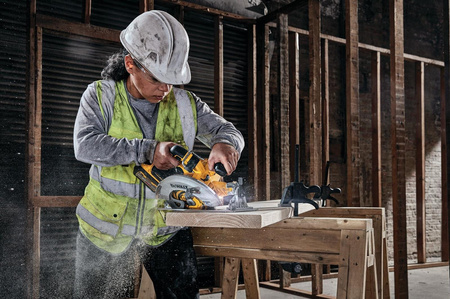 DeWALT DCS573T1 PILARKA TARCZOWA 18V 190mm 1x6,0Ah + KUFER