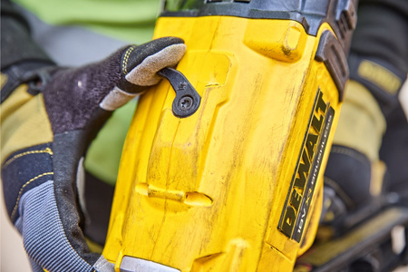 DeWALT DCN930N GWOŹDZIARKA 50-90 mm XR Li-Ion 18V