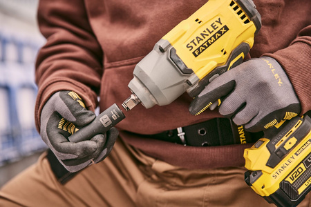 STANLEY FATMAX SFMCF940M1 KLUCZ UDAROWY 1/2" 949Nm V20 + 4Ah + ŁADOWARKA + TORBA