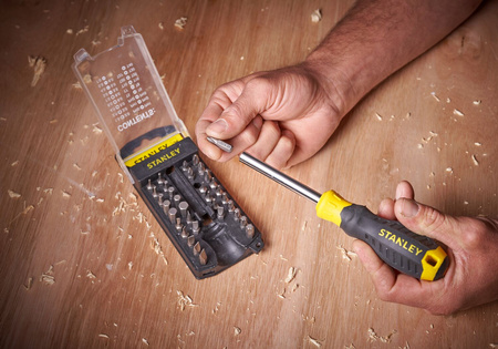 STANLEY STHT0-70885 WKRĘTAK Z BITAMI 34 ELEMENTY