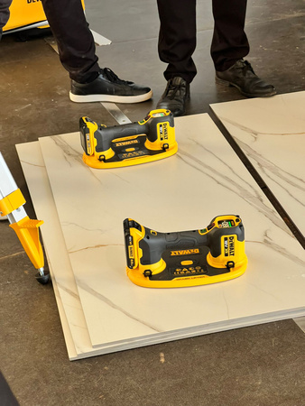 DEWALT DCE590N 18V XR GRABO PODNOŚNIK PRÓŻNIOWY