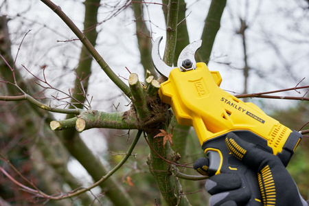 STANLEY FATMAX SFMCPP32B SEKATOR AKUMULATOROWY 18V V20 BODY