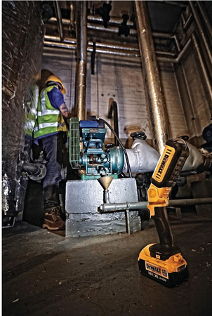 DeWALT DCL050 LAMPA LATARKA PRZEGUBOWA LED XR 18V