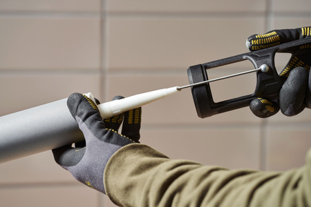 STANLEY FATMAX SFMCE600B PISTOLET DO SILIKONU V20