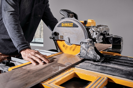 DEWALT D36000 PRZECINARKA DO PŁYTEK NA MOKRO 1600 W • TARCZA 250 MM + STOJAK