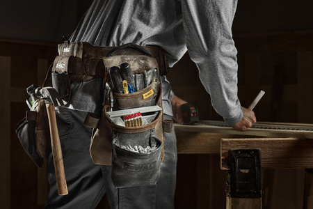 DEWALT DWST50113-1 PAS NARZĘDZIOWY SKÓRZANY Z 2 KABURAMI I 18 PRZEGRÓDKAMI