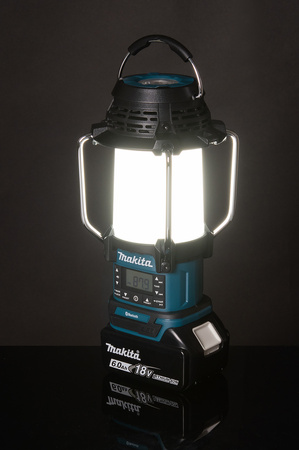MAKITA DMR057 RADIO FM/BT Z LAMPA I LATARKĄ 18V
