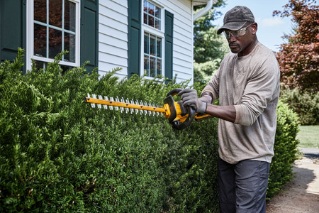 DeWALT DCMHT573X1 NOŻYCE DO ŻYWOPŁOTU 54V 65cm + 9,0Ah