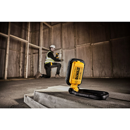 DeWALT DCL182 LAMPA LATARKA LED 1000lm USB-C