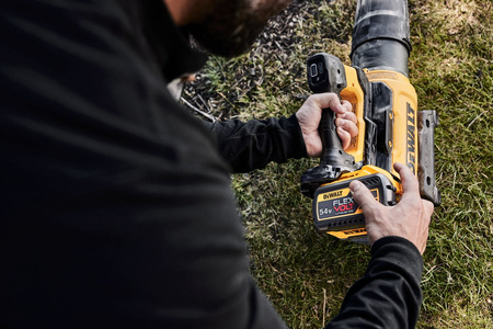 DeWALT DCMBL777N AKUM. DMUCHAWA 54V XR 257,5 km/h