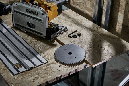 DEWALT DT1088 TARCZA PILARSKA EXTREME DO MATERIAŁÓW TRESPA 165/20 MM 54 ZĘBY -5* ATB