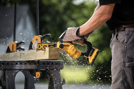 DeWALT DCMPS520N AKUMULATOROWA KOMPAKTOWA PIŁA ŁAŃCUCHOWA 18V