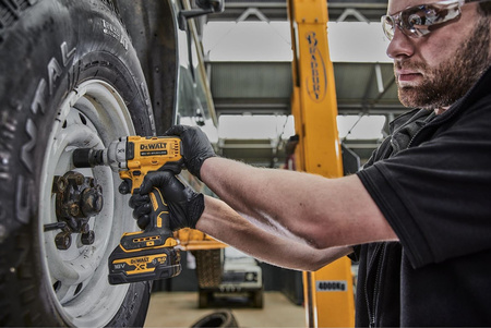 DeWALT DCF891NT KLUCZ UDAROWY 1/2'' 18V XR 812Nm + WALIZKA