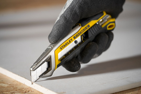 STANLEY FMHT10594-0 FATMAX FMHT10594-0 NÓŻ ZE ZINTEGROWANYM SYSTEMEM ŁAMANIA OSTRZA I BLOKADĄ SLIDE LOCK