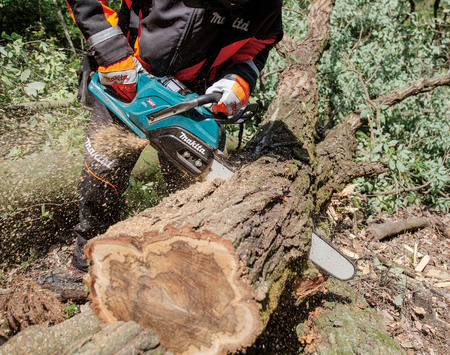 MAKITA UC030GZ01 AKUMULATOROWA PILARKA ŁAŃCUCHOWA 40cm XGT® 40V MAX 0-29 M/S