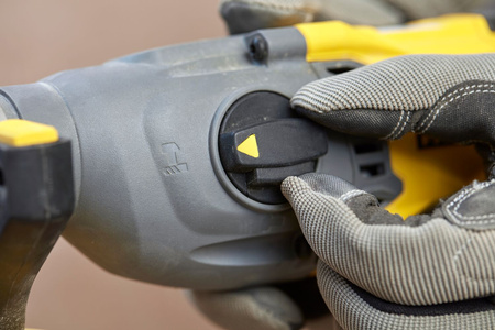 STANLEY FATMAX SFMCK216MDS WIERTARKO-WKRĘTARKA SFMCD715 + MŁOTOWIERTARKA SFMCH900 + 2AH 4AH + ŁADOWARKA V20