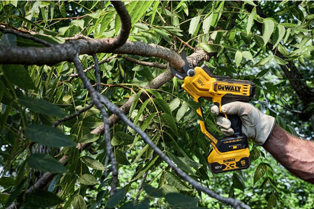 DeWALT DCMPP568P1 SEKATOR AKUMULATOROWY 18V XR 38mm + 1x5,0Ah