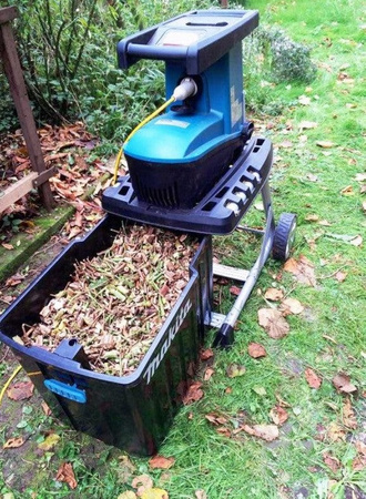 MAKITA UD2500 ROZDRABNIACZ DO GAŁĘZI 2500W