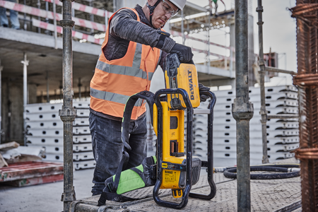 DEWALT DCPS310N AKUMULATOROWY WIBRATOR DO BETONU POWERSHIFT
