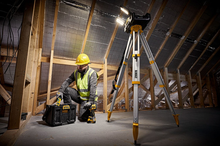 DeWALT DWST08061-1 SKRZYNIA NARZĘDZIOWA Z OŚWIETLENIEM ToughSystem 2.0