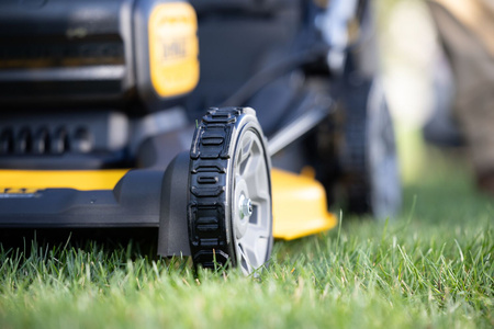 DeWALT DCMWP134N AKUMULATOROWA KOSIARKA 53cm 2x18V