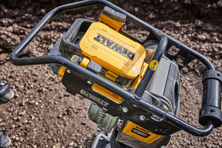 DEWALT DCPS660N UBIJAK SKOCZEK POWERSHIFT 54V BODY