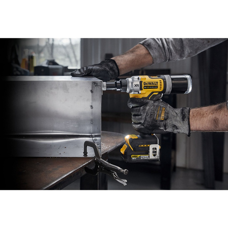 DeWALT DCF414NT NITOWNICA AKUMULATOROWA 4,8- 6,4mm 18V XR - BODY