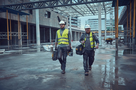 DEWALT DWST40901-1 SZELKI DO PASA NARZĘDZIOWEGO Z POKROWCEM NA TELEFON