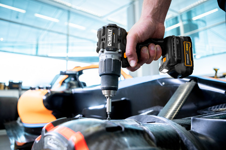 DeWALT MCLAREN DCD85ME2GT WKRĘTARKA 90Nm 2x1,7Ah POWERSTACK