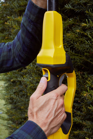 STANLEY SFMCPH845B NOŻYCE DO ŻYWOPŁOTU Z WYSIĘGNIKIEM 18V 45CM FATMAX V20