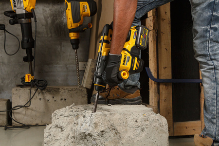 DeWALT DCH333NT AKUMULATOROWA MŁOTOWIERTARKA SDS+ 54V XR FLEXVOLT