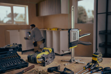 STANLEY FMHT83550-1 PODNOŚNIK TradeLift™ 150 kg