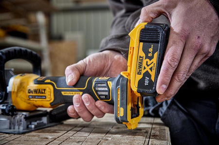 DeWALT DCW682P2 FREZARKA DO WPUSTÓW LAMELLO 2x5,0Ah