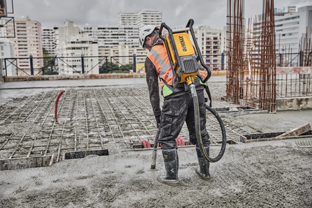 DEWALT DCPS310N AKUMULATOROWY WIBRATOR DO BETONU POWERSHIFT