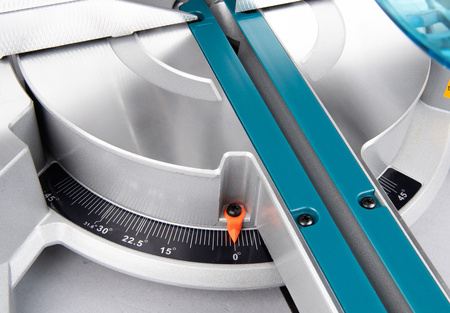 MAKITA LS0816F PILARKA STOŁOWA UKOŚNICA 1200W 216mm