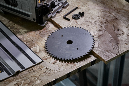 DEWALT DT1088 TARCZA PILARSKA EXTREME DO MATERIAŁÓW TRESPA 165/20 MM 54 ZĘBY -5* ATB