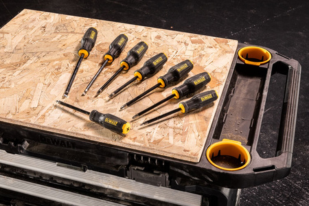 DEWALT DWHT65102-0 ZESTAW 8SZT WKRĘTAKÓW DO ŚRUB PROSTYCH, PH I PZ, MAXFIT