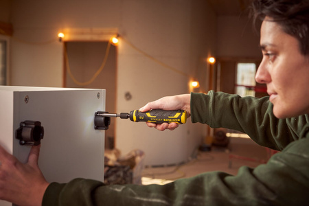 STANLEY FATMAX FMHT66719-0 WKRĘTAK AKUMULATOROWY 4V