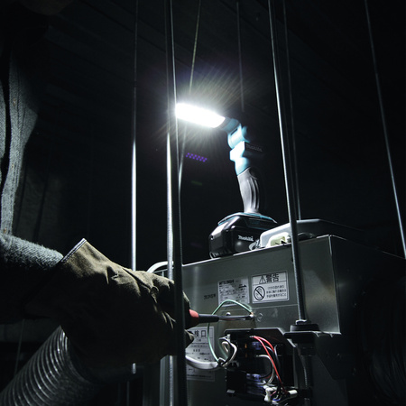 MAKITA DML801X AKU. LATARKA LED 18V LXT + DYFUZOR