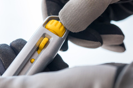 STANLEY 0-10-018 NÓŻ INTERLOCK Z ŁAMANYM OSTRZEM