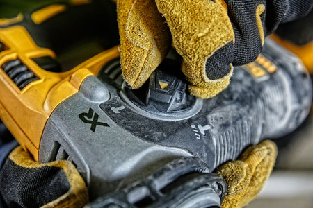 DeWalt DCH274N MŁOTOWIERTARKA SDS PLUS I UCHWYT WIERTARSKI18V 2,1J