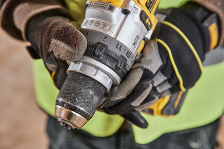 DEWALT DCD1007H2T 18V XR BEZSZCZOTKOWA WIERTARKO-WKRĘTARKA UDAROWA 180 Nm POWERSTACK 2x5,0Ah